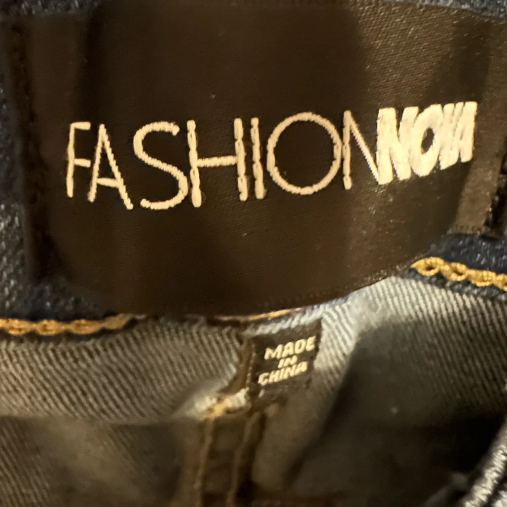 Fashion Nova Medium Dark Blue flare Leg Jeans - Picture 3 of 4